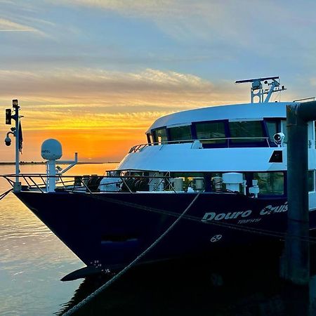 Hotel Douro Cruiser à Vila Nova de Gaia Extérieur photo